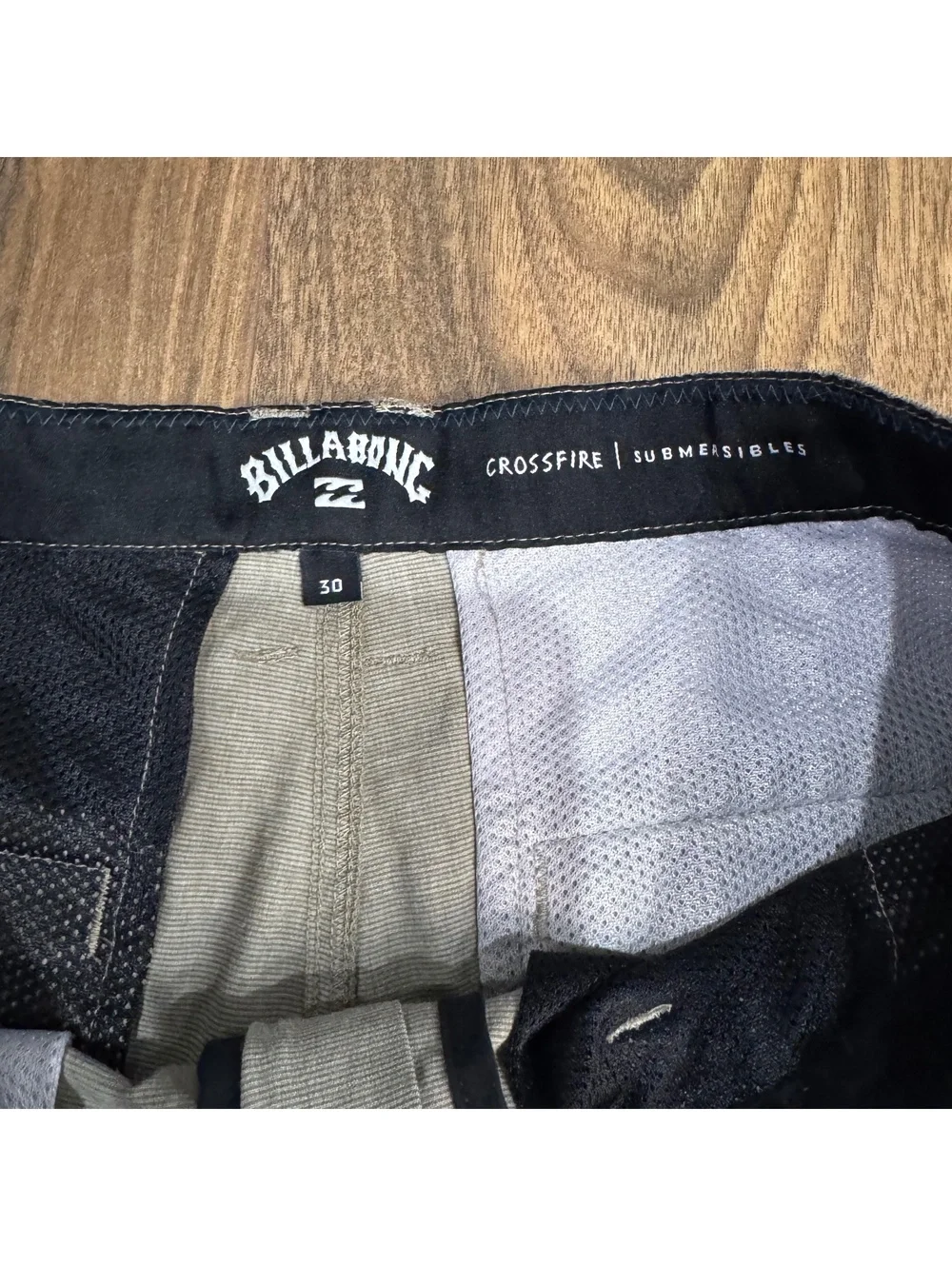 Billabong Crossfire Submersibles Hybrid Shorts Tan Quick Dry Stretch Size 30